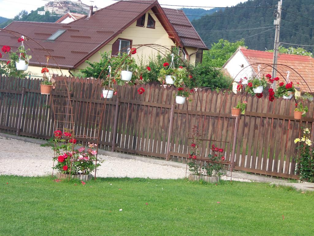 Pensiunea Dara Rîşnov Exteriör bild
